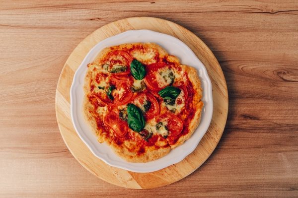 Pizza bez lepku nadýchaná a chrumkavá zároveň vďaka použitiu kvásku