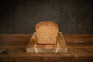 zdravé pečenie a chutný celozrnný grahamový chlieb z kvásku od Naty